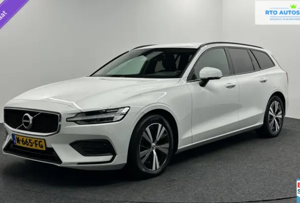 2.0 B3 Momentum Advantage TREKHAAK CARPLAY NAVI ADAPTIEF CRUISE CAMERA.