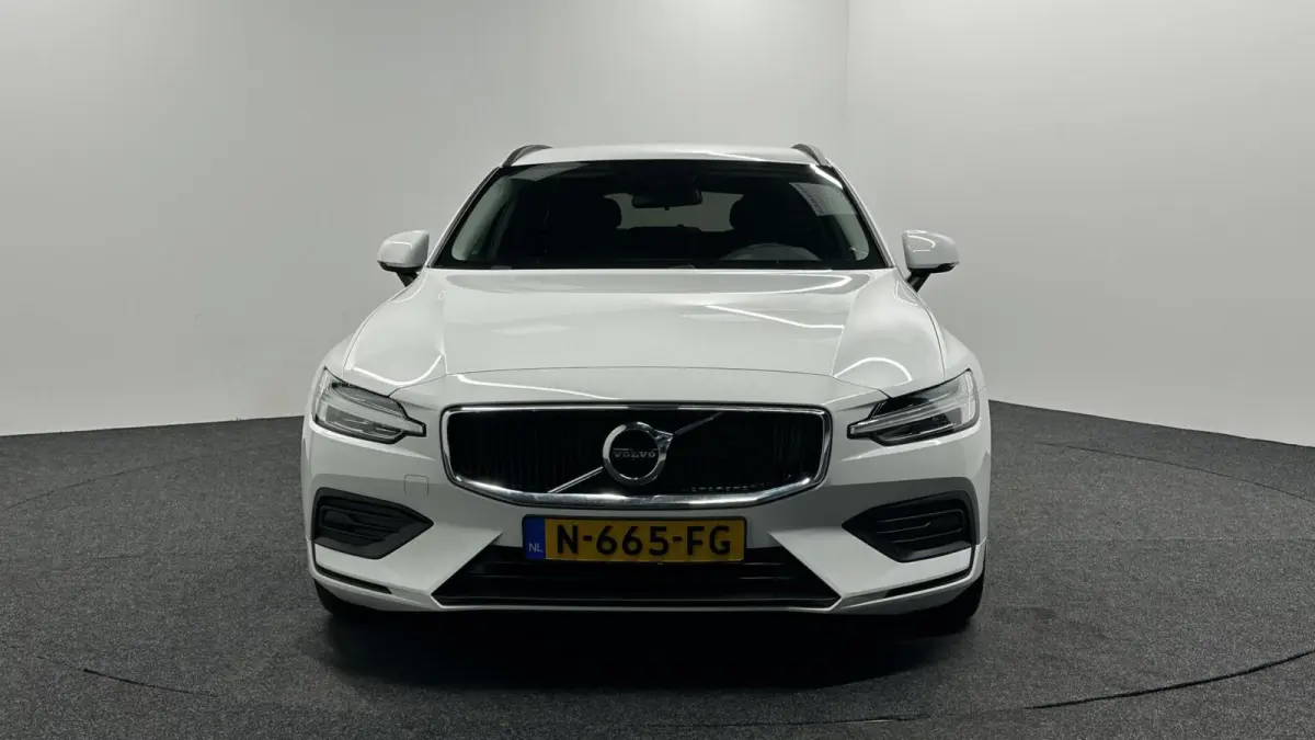 2.0 B3 Momentum Advantage TREKHAAK CARPLAY NAVI ADAPTIEF CRUISE CAMERA.