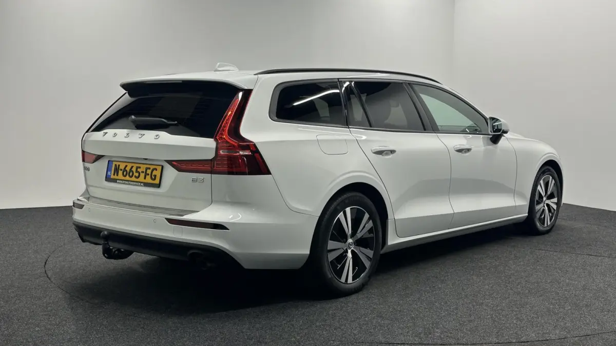 2.0 B3 Momentum Advantage TREKHAAK CARPLAY NAVI ADAPTIEF CRUISE CAMERA.