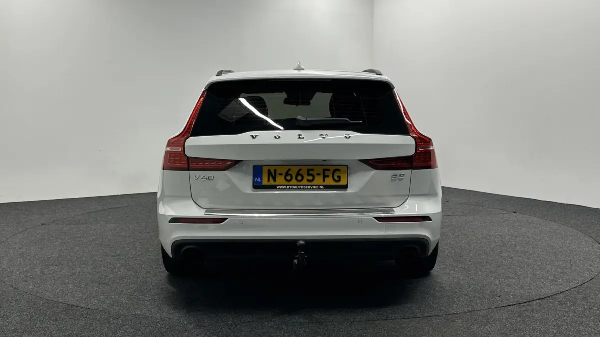 2.0 B3 Momentum Advantage TREKHAAK CARPLAY NAVI ADAPTIEF CRUISE CAMERA.