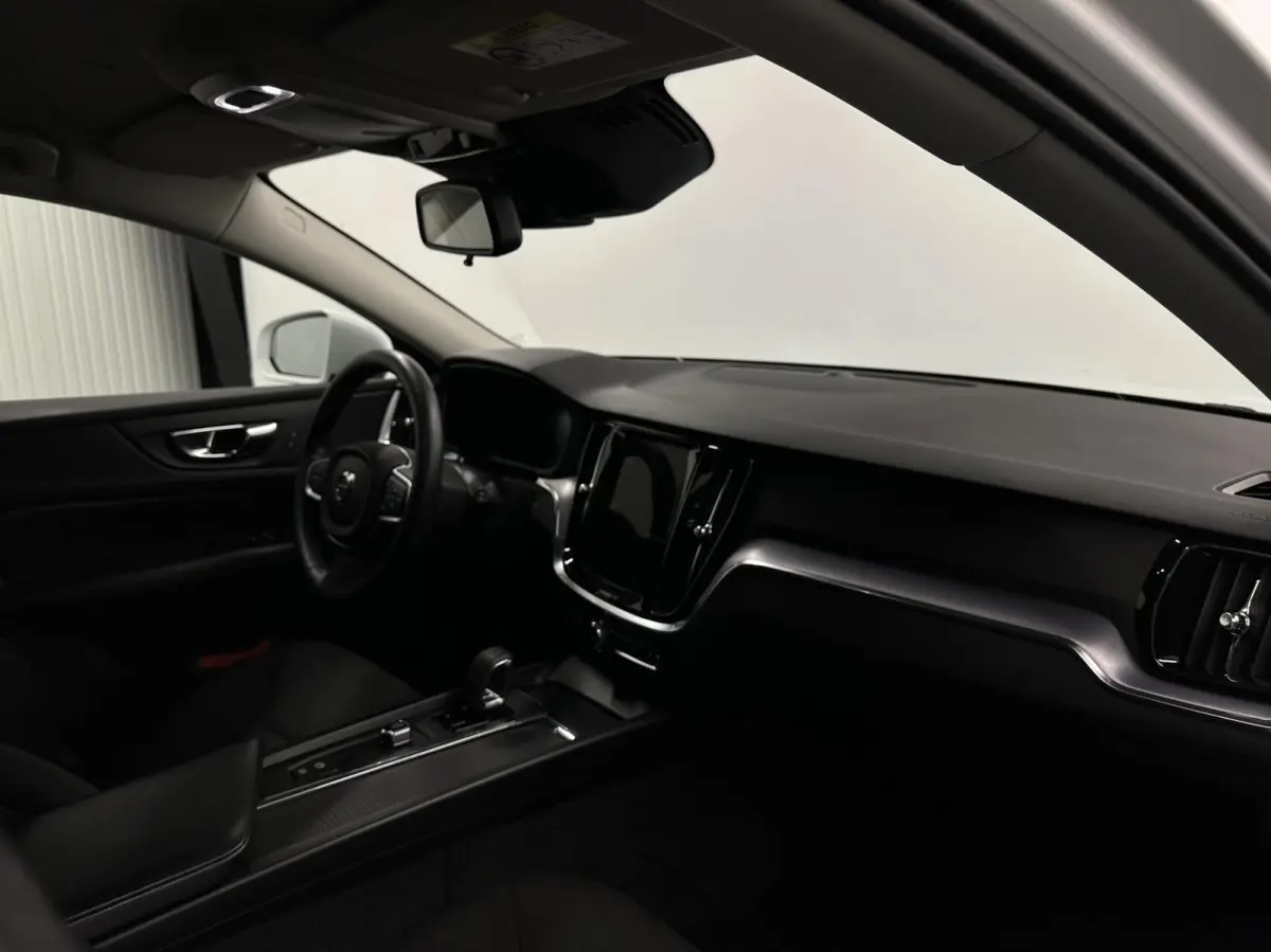 2.0 B3 Momentum Advantage TREKHAAK CARPLAY NAVI ADAPTIEF CRUISE CAMERA.