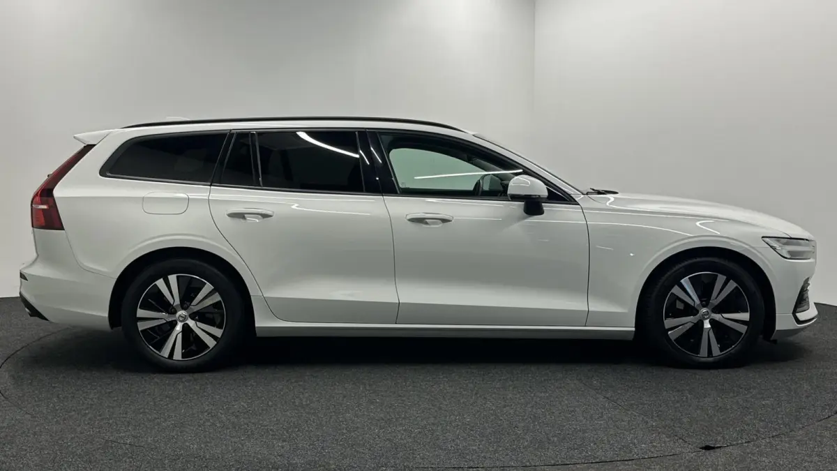 2.0 B3 Momentum Advantage TREKHAAK CARPLAY NAVI ADAPTIEF CRUISE CAMERA.
