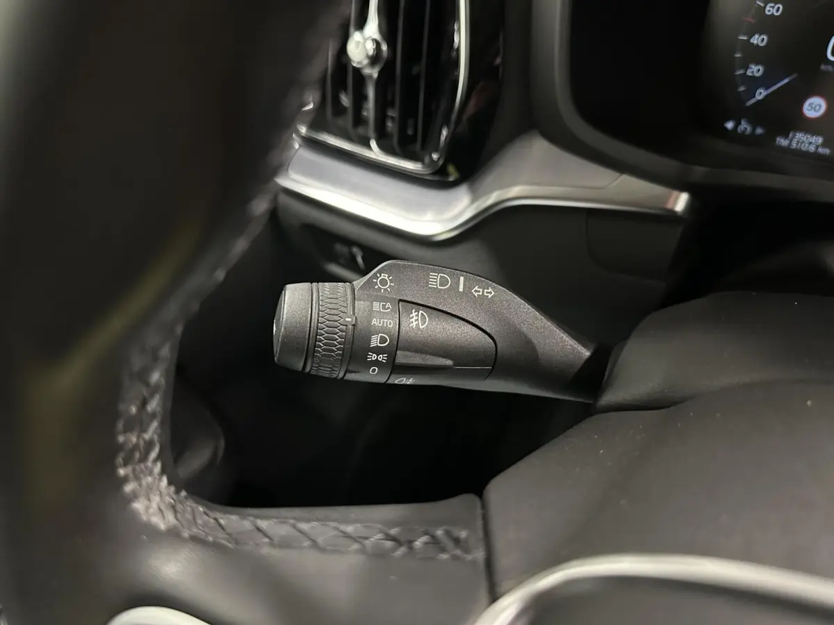 2.0 B3 Momentum Advantage TREKHAAK CARPLAY NAVI ADAPTIEF CRUISE CAMERA.