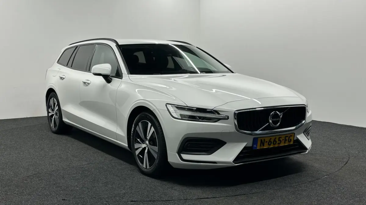 2.0 B3 Momentum Advantage TREKHAAK CARPLAY NAVI ADAPTIEF CRUISE CAMERA.