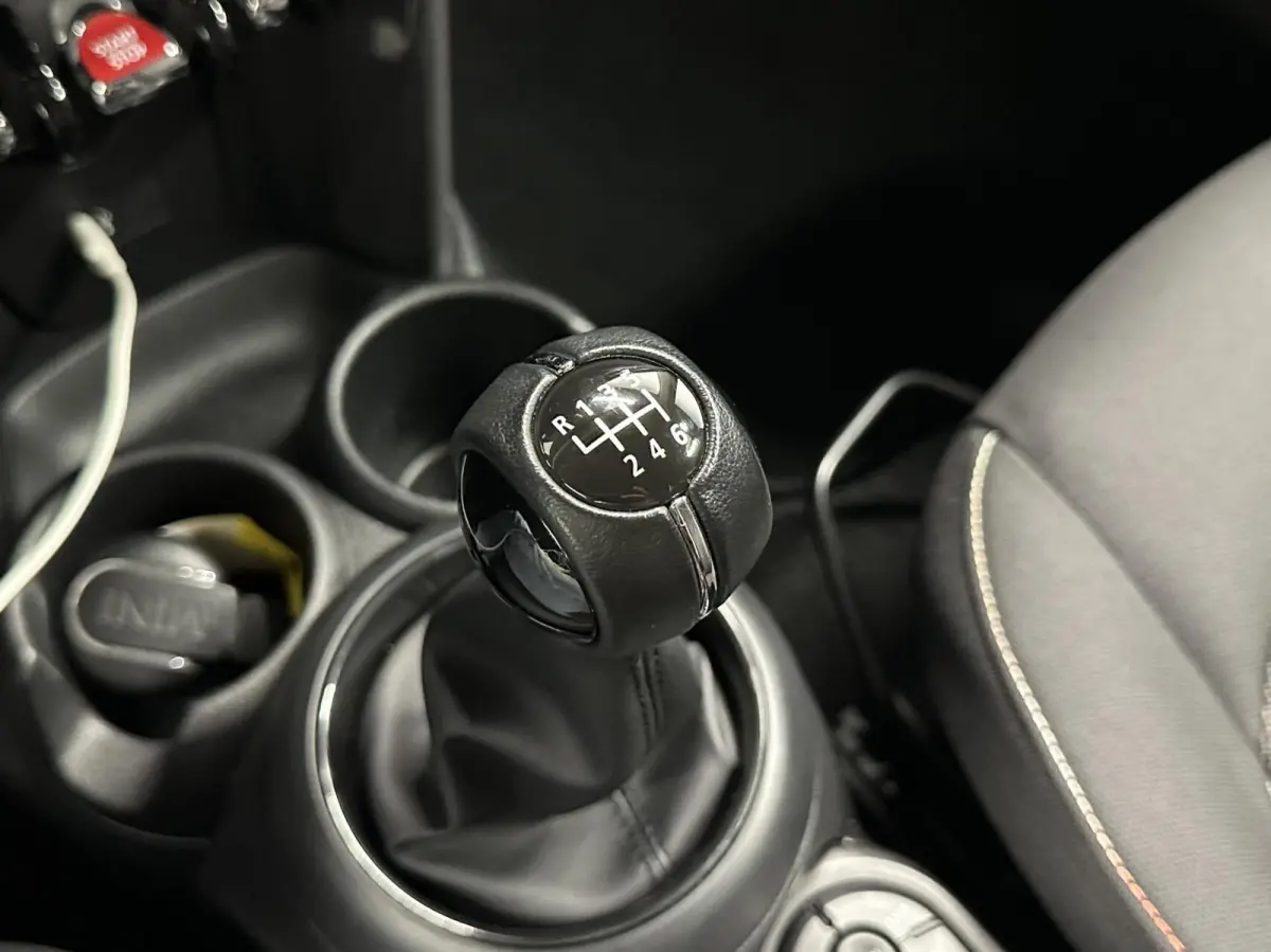 1.5 Cooper Business Edition NAVI CARPLAY CRUISE LM 48000 KM.