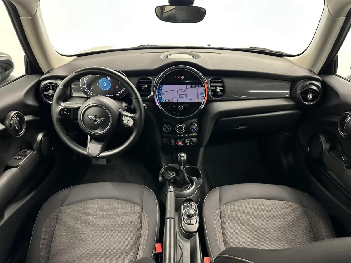 1.5 Cooper Business Edition NAVI CARPLAY CRUISE LM 48000 KM.