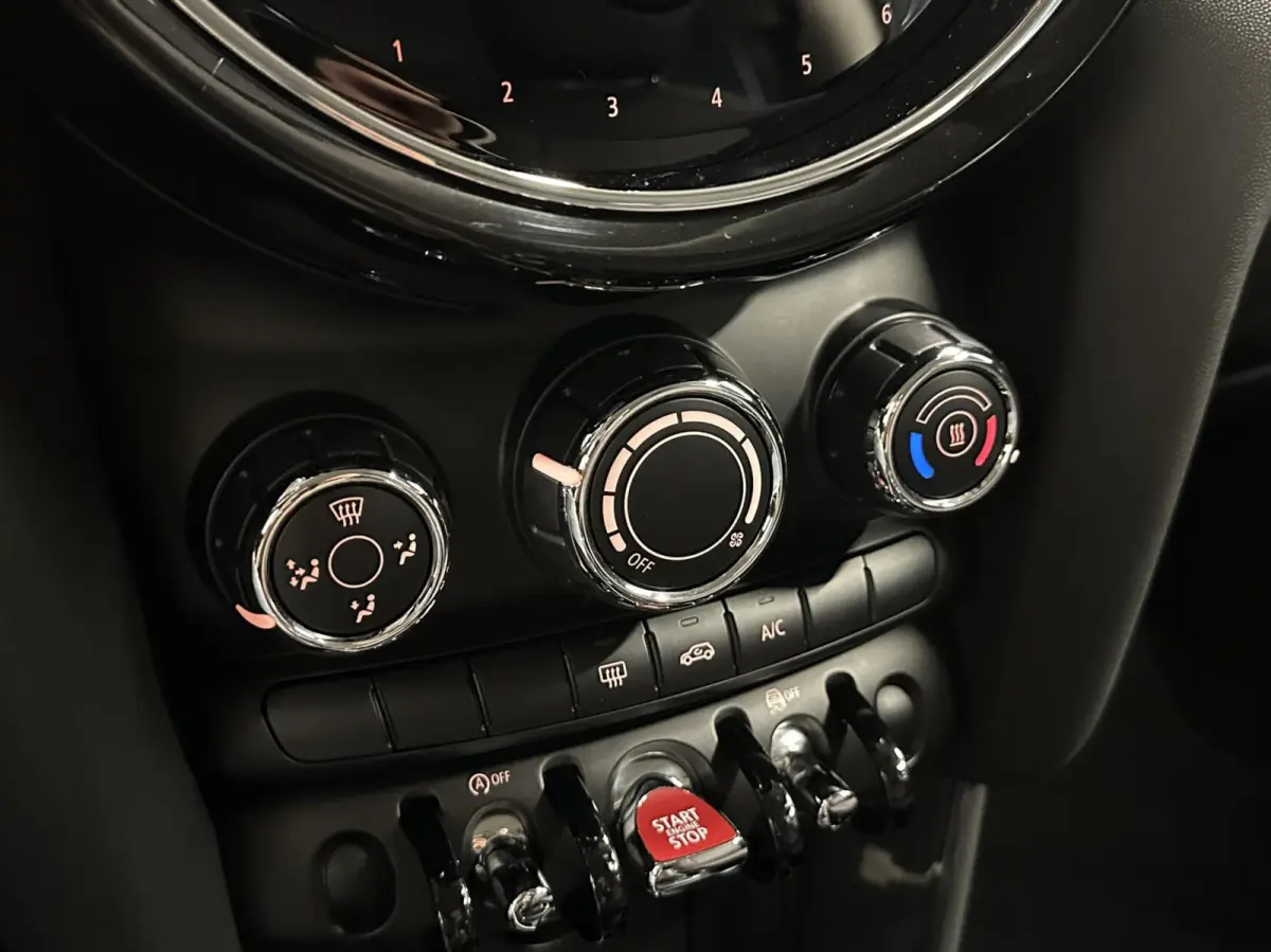 1.5 Cooper Business Edition NAVI CARPLAY CRUISE LM 48000 KM.