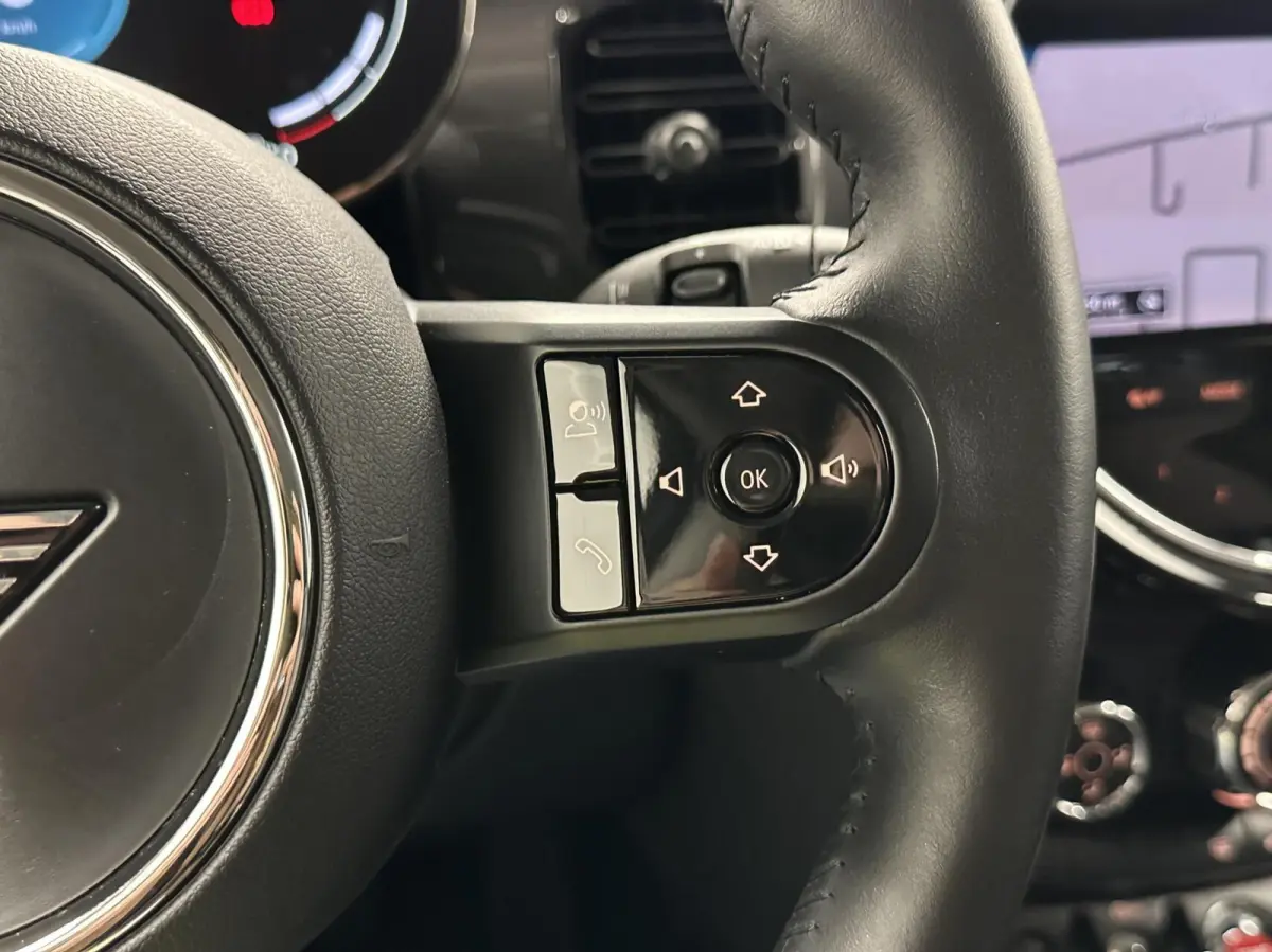 1.5 Cooper Business Edition NAVI CARPLAY CRUISE LM 48000 KM.