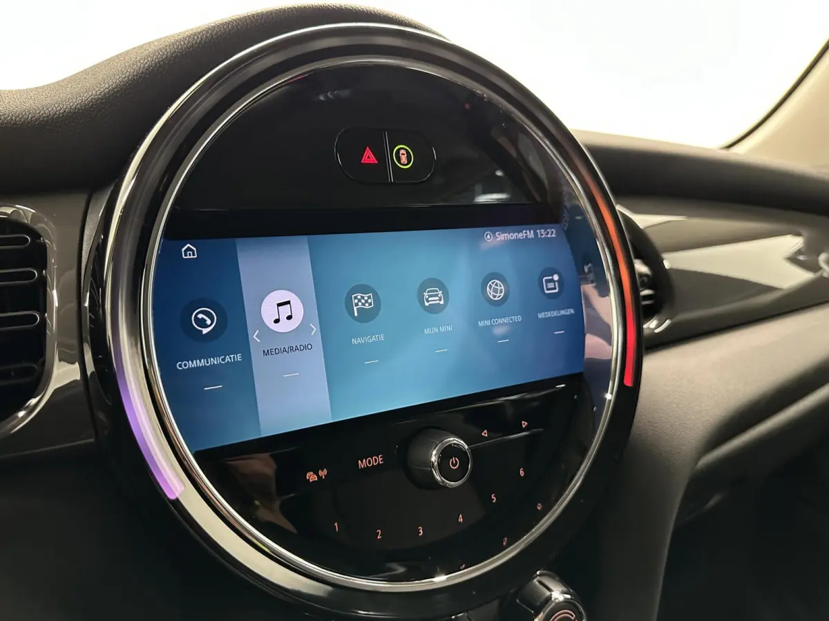 1.5 Cooper Business Edition NAVI CARPLAY CRUISE LM 48000 KM.