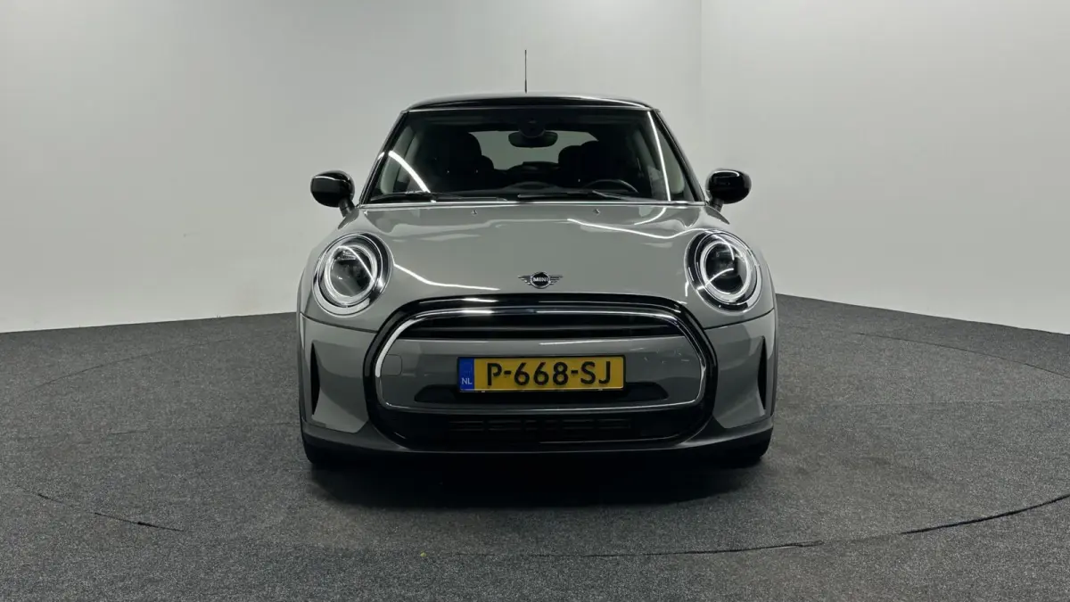 1.5 Cooper Business Edition NAVI CARPLAY CRUISE LM 48000 KM.