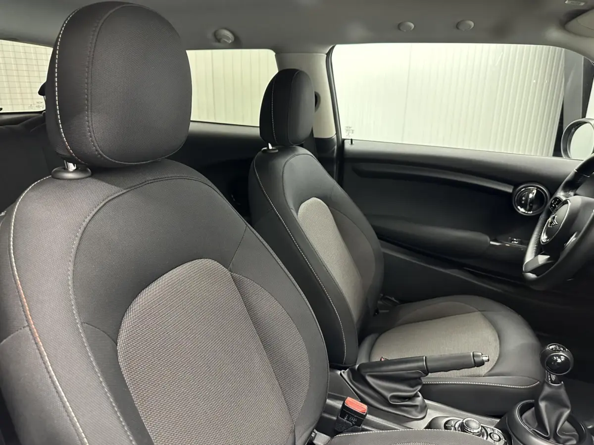 1.5 Cooper Business Edition NAVI CARPLAY CRUISE LM 48000 KM.