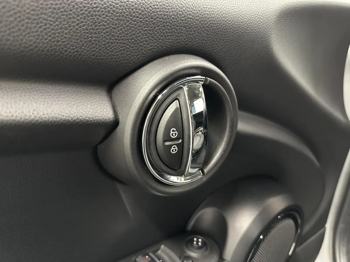 1.5 Cooper Business Edition NAVI CARPLAY CRUISE LM 48000 KM.