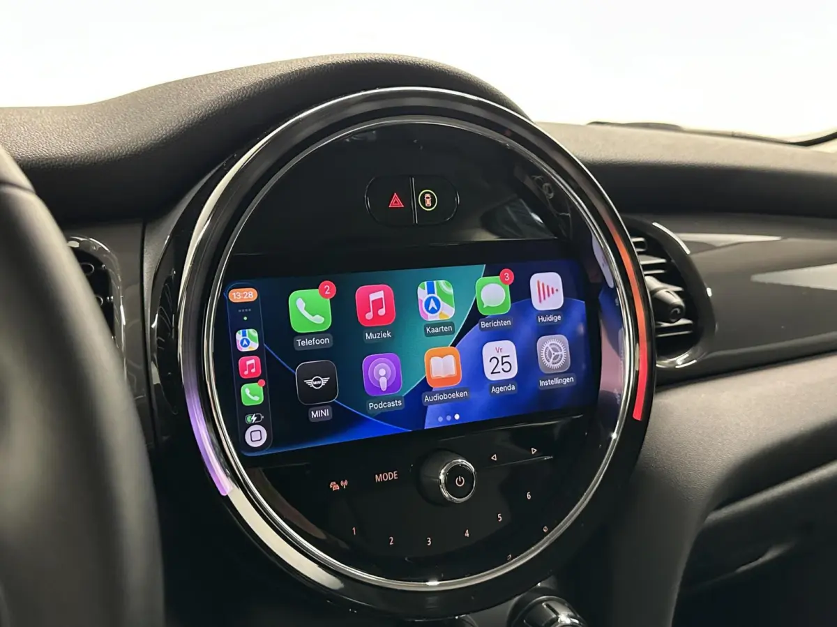 1.5 Cooper Business Edition NAVI CARPLAY CRUISE LM 48000 KM.
