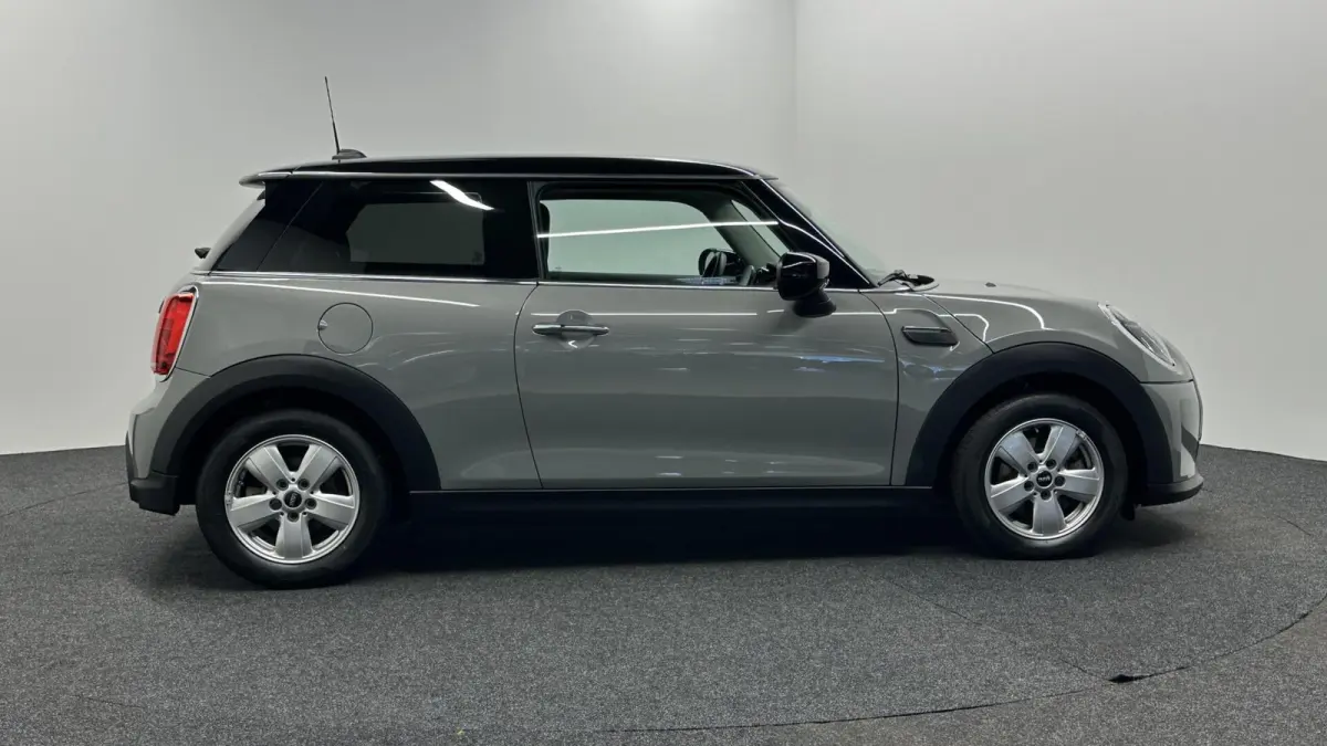 1.5 Cooper Business Edition NAVI CARPLAY CRUISE LM 48000 KM.