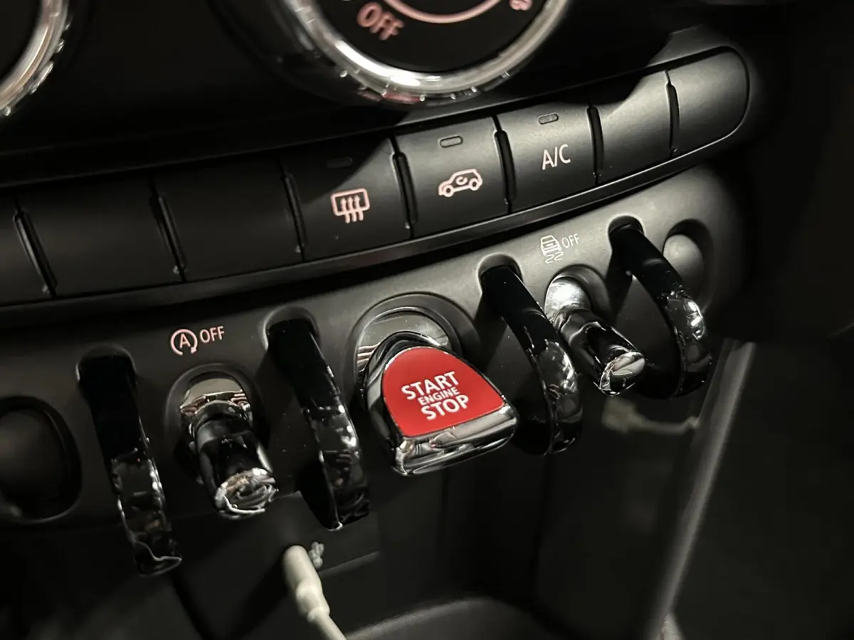 1.5 Cooper Business Edition NAVI CARPLAY CRUISE LM 48000 KM.