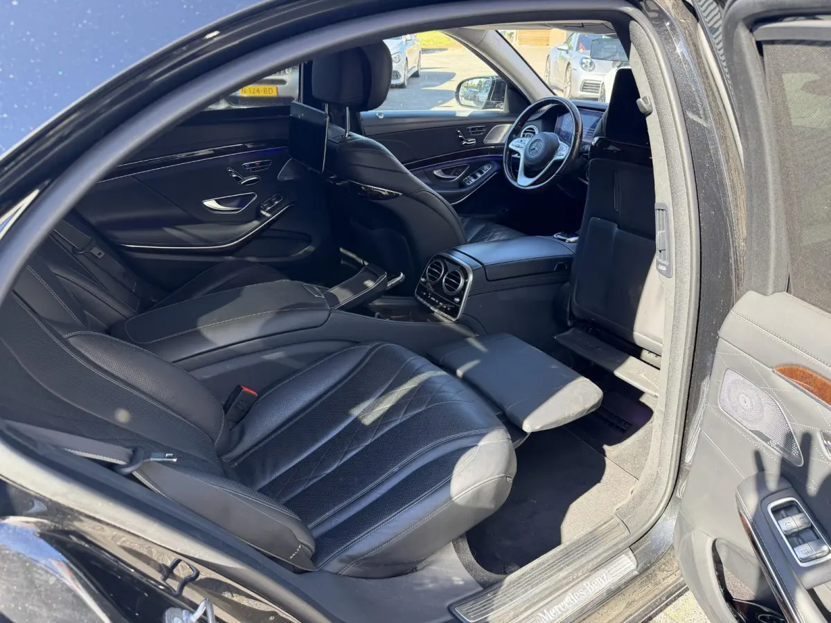 560 4Matic Lang Premium Plus | Chauffeurs Pakket | Panoramadak | 360* Camera | Massage | Nachtzicht |