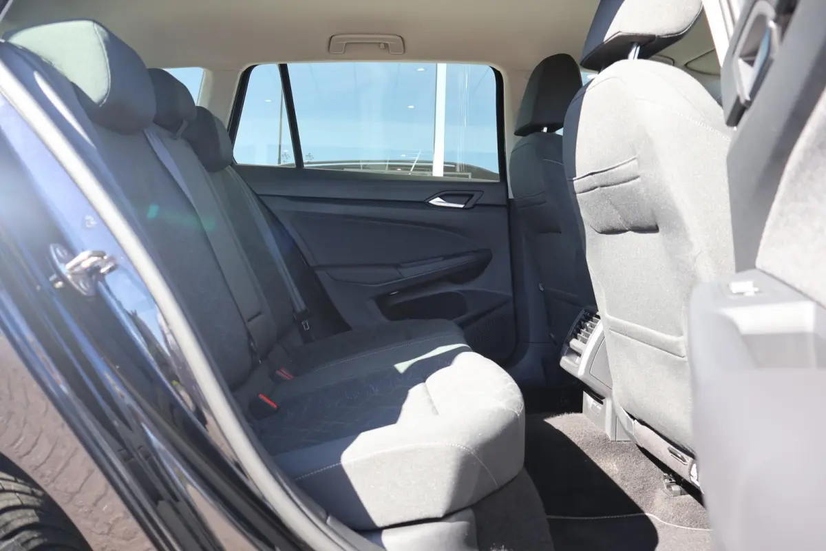 1.0 TSI 110pk Life | Navigatie | Camera | PDC | Adaptive Cruise