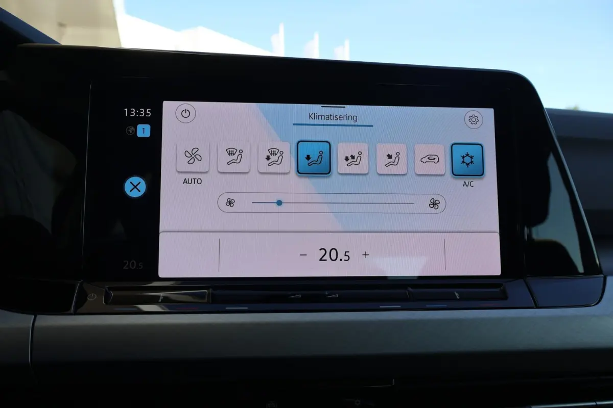 1.0 TSI 110pk Life | Navigatie | Camera | PDC | Adaptive Cruise