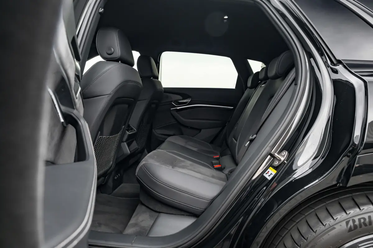 55 quattro S Edition 115 kWh 408PK | Elek. stoelen | Sfeerverlichting | 360 Camera | Comfort Sleutel | Matrix LED Koplampen