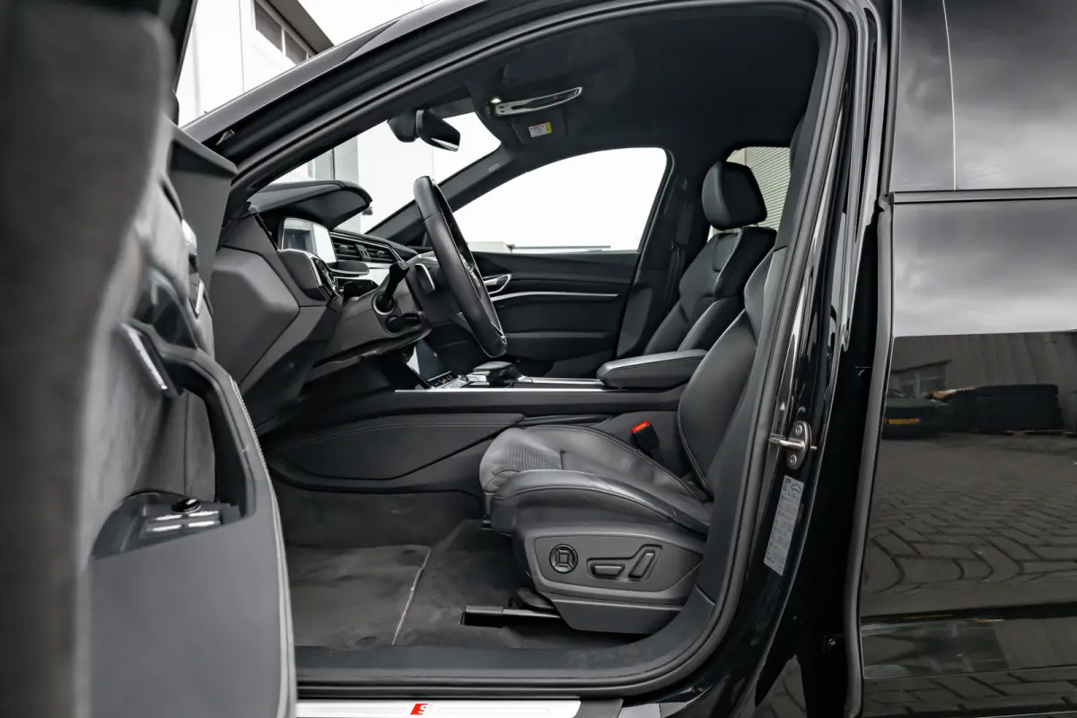 55 quattro S Edition 115 kWh 408PK | Elek. stoelen | Sfeerverlichting | 360 Camera | Comfort Sleutel | Matrix LED Koplampen