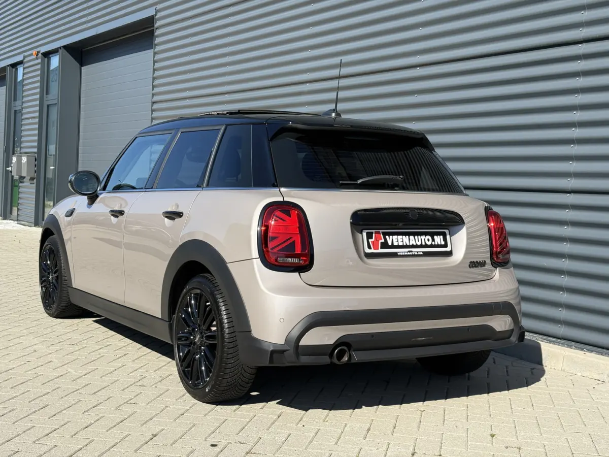 1.5 Cooper Pano/Leder/Camera/Apple