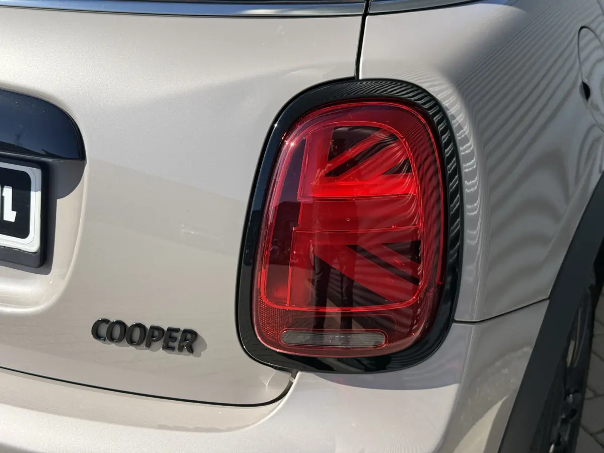 1.5 Cooper Pano/Leder/Camera/Apple