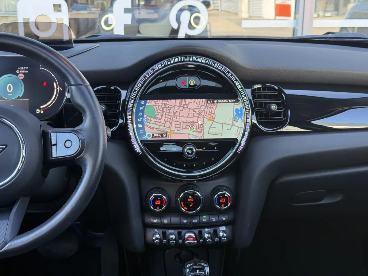1.5 Cooper Pano/Leder/Camera/Apple