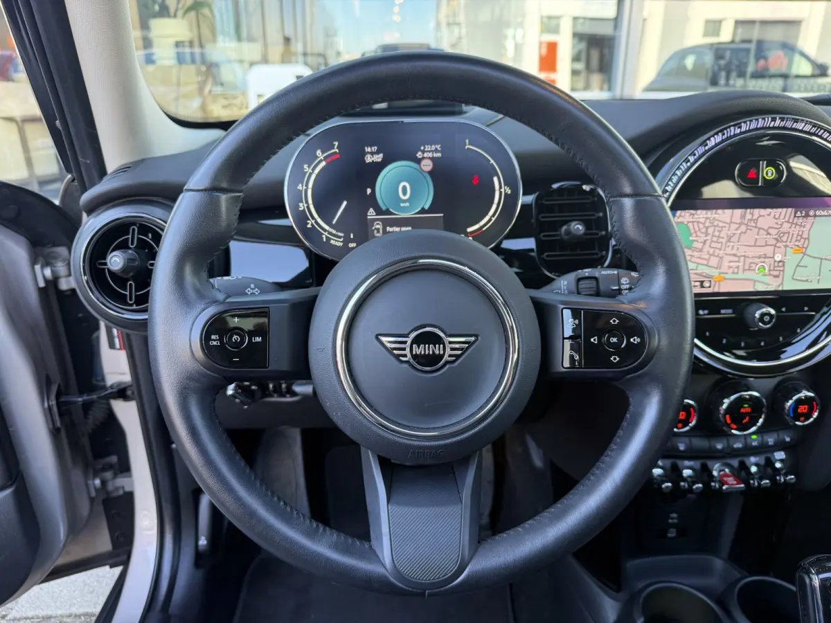 1.5 Cooper Pano/Leder/Camera/Apple