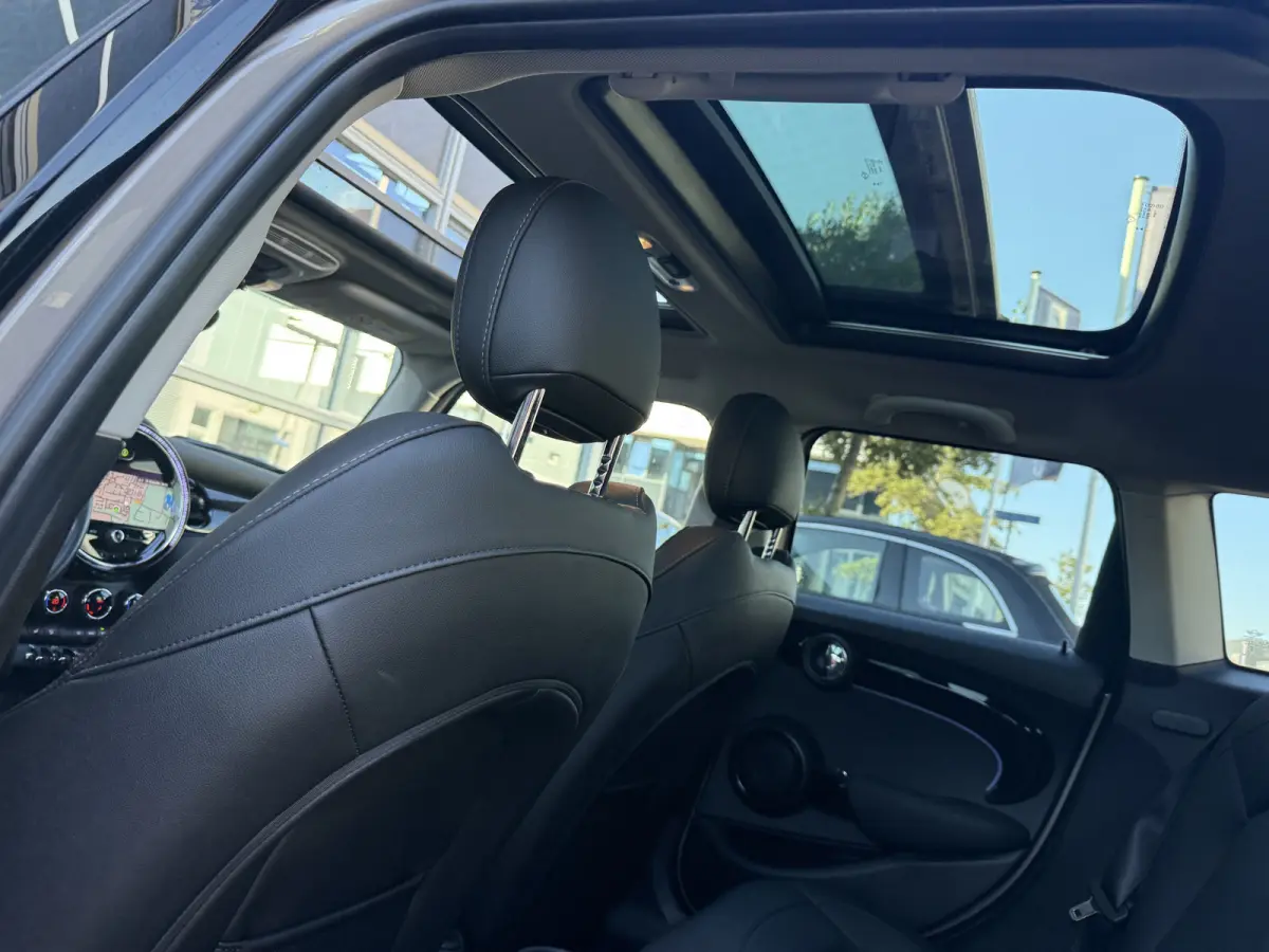 1.5 Cooper Pano/Leder/Camera/Apple