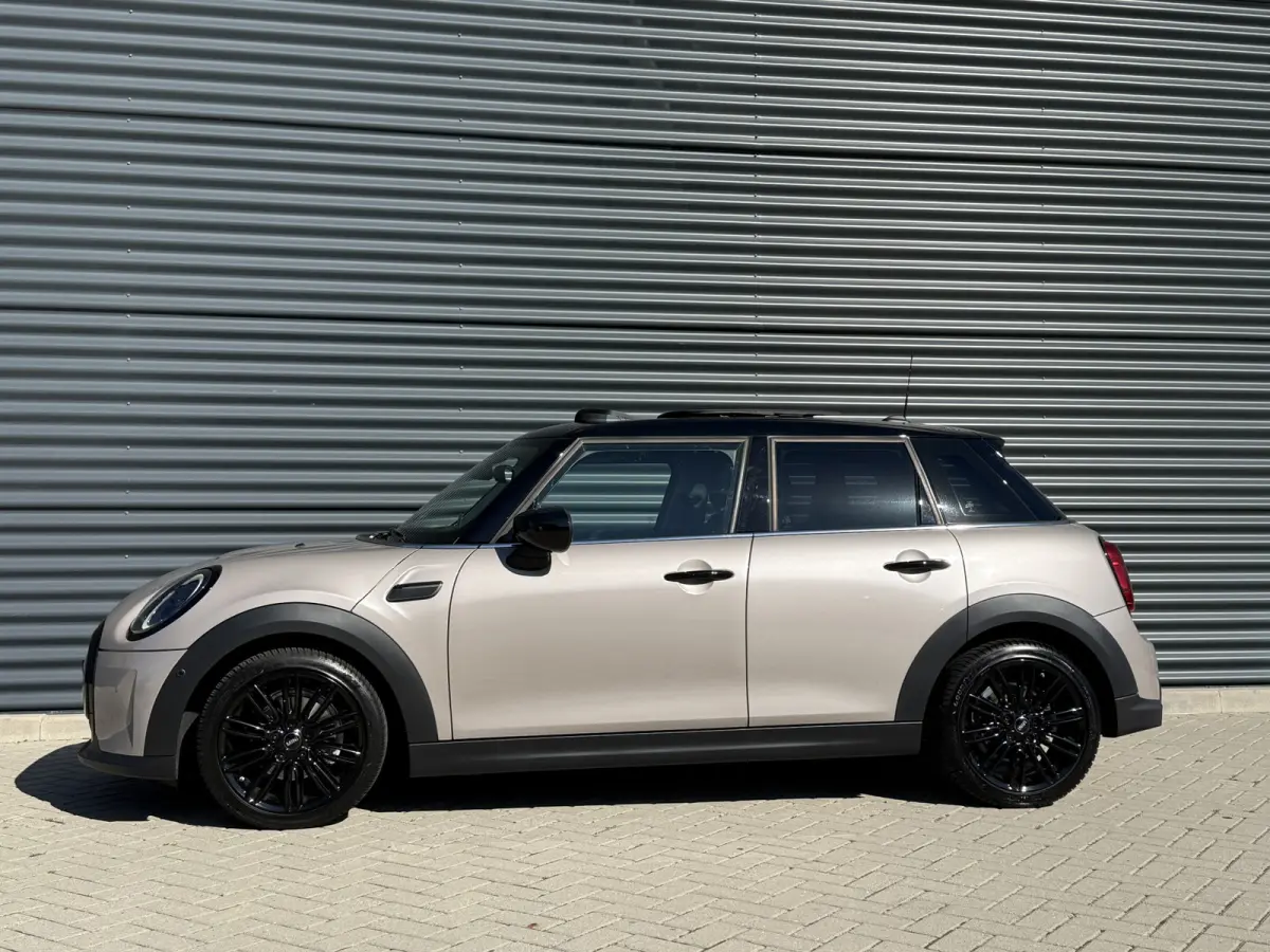 1.5 Cooper Pano/Leder/Camera/Apple