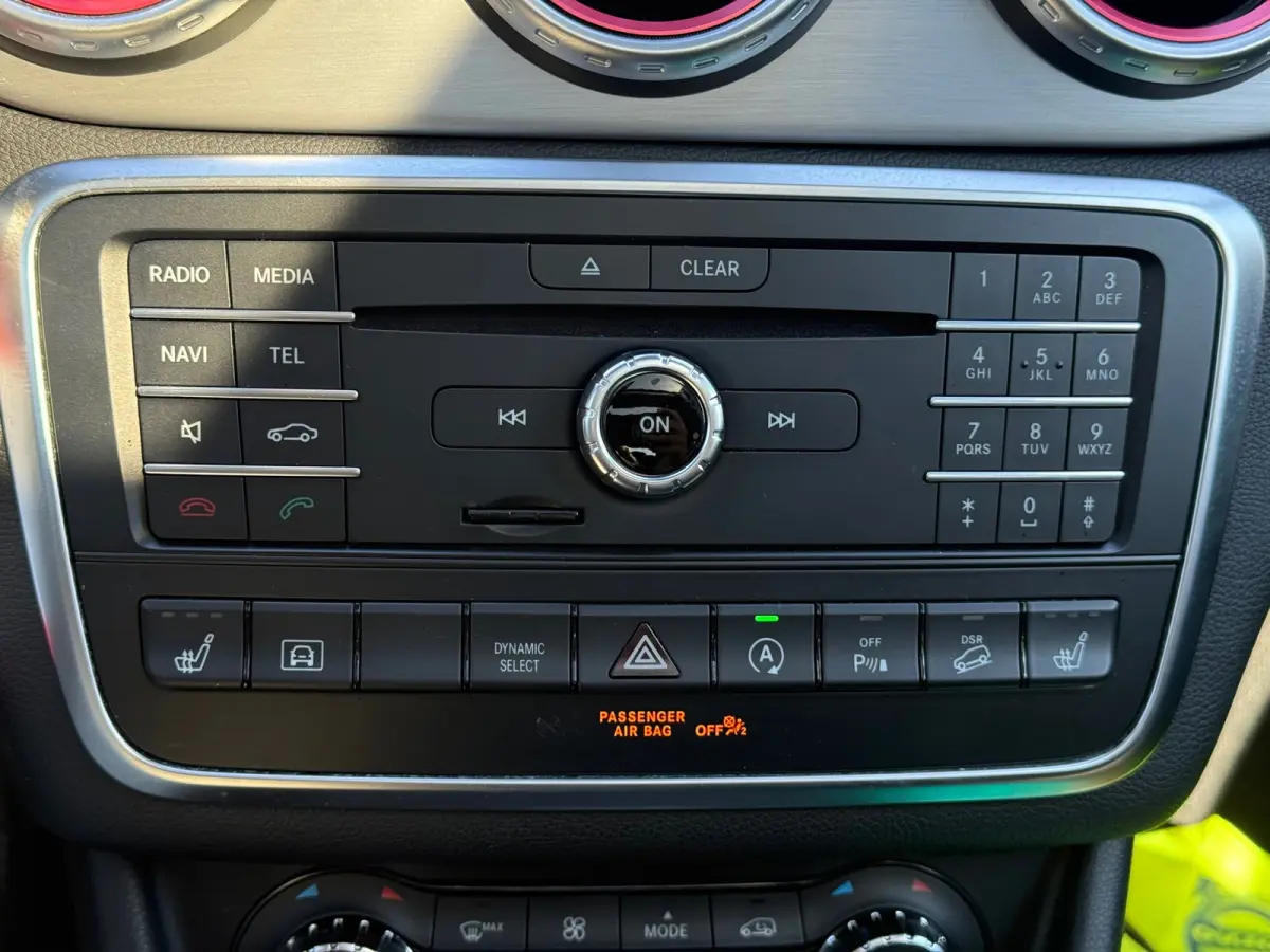 250 4Matic Prestige AMG l Panoramadak l Camera l Climate l Memory l Dynamic Select l Trekhaak l ILS l