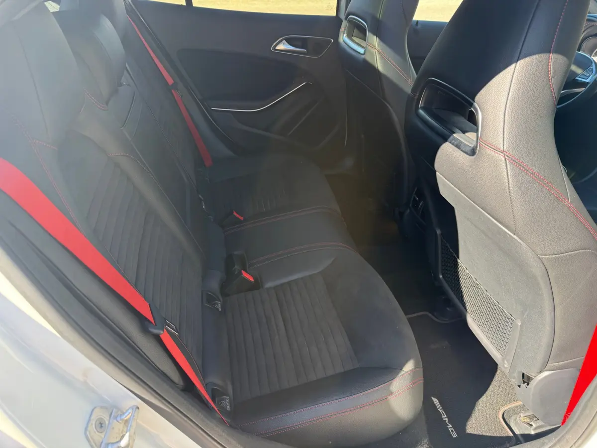 250 4Matic Prestige AMG l Panoramadak l Camera l Climate l Memory l Dynamic Select l Trekhaak l ILS l