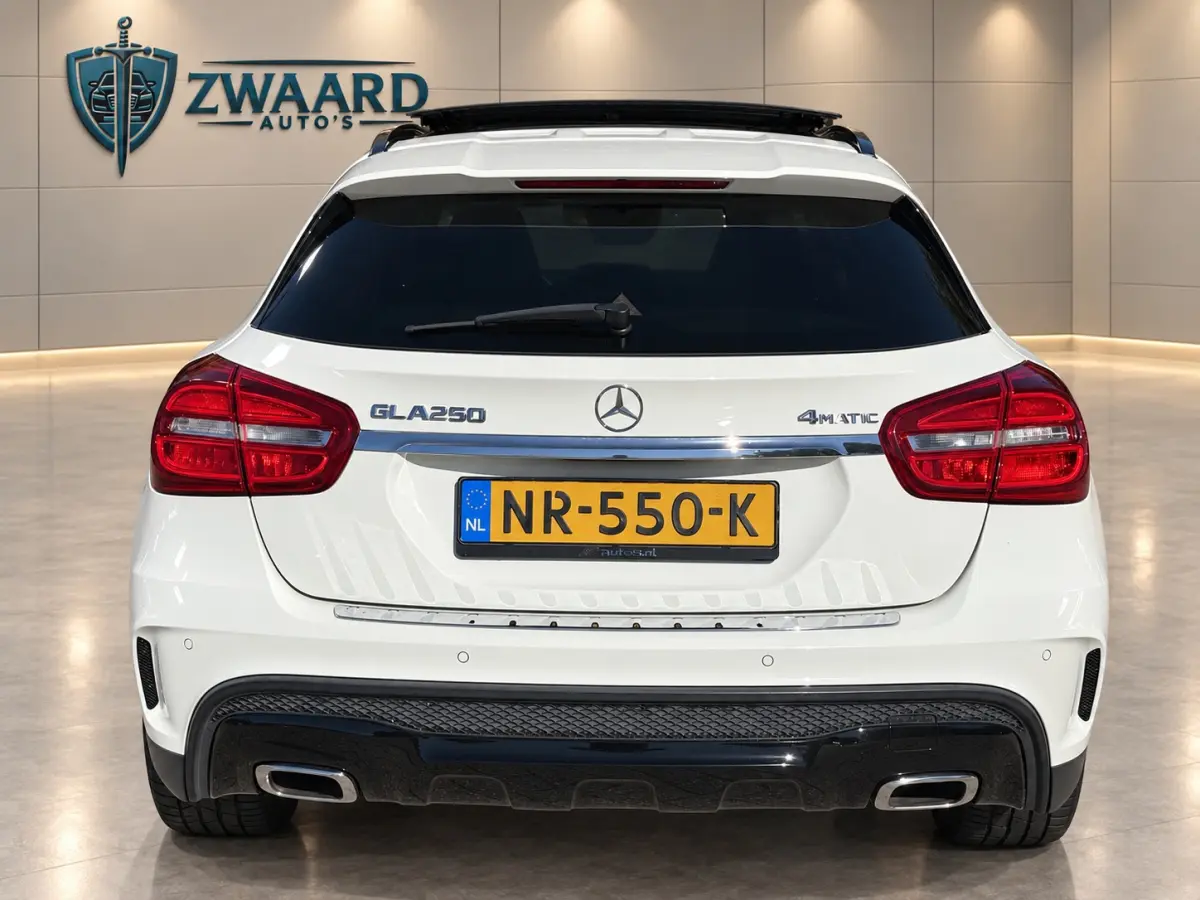 250 4Matic Prestige AMG l Panoramadak l Camera l Climate l Memory l Dynamic Select l Trekhaak l ILS l