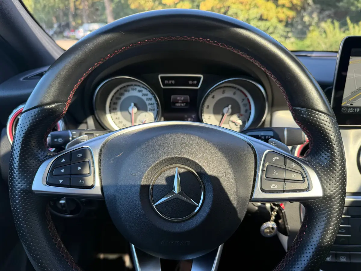 250 4Matic Prestige AMG l Panoramadak l Camera l Climate l Memory l Dynamic Select l Trekhaak l ILS l