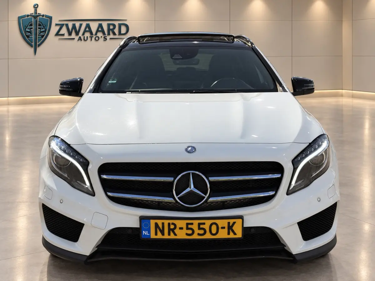 250 4Matic Prestige AMG l Panoramadak l Camera l Climate l Memory l Dynamic Select l Trekhaak l ILS l