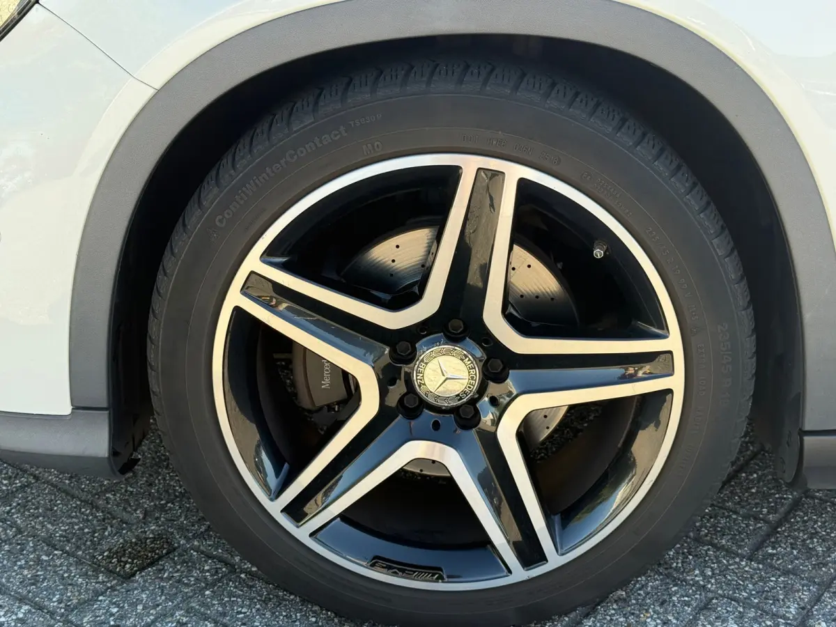 250 4Matic Prestige AMG l Panoramadak l Camera l Climate l Memory l Dynamic Select l Trekhaak l ILS l