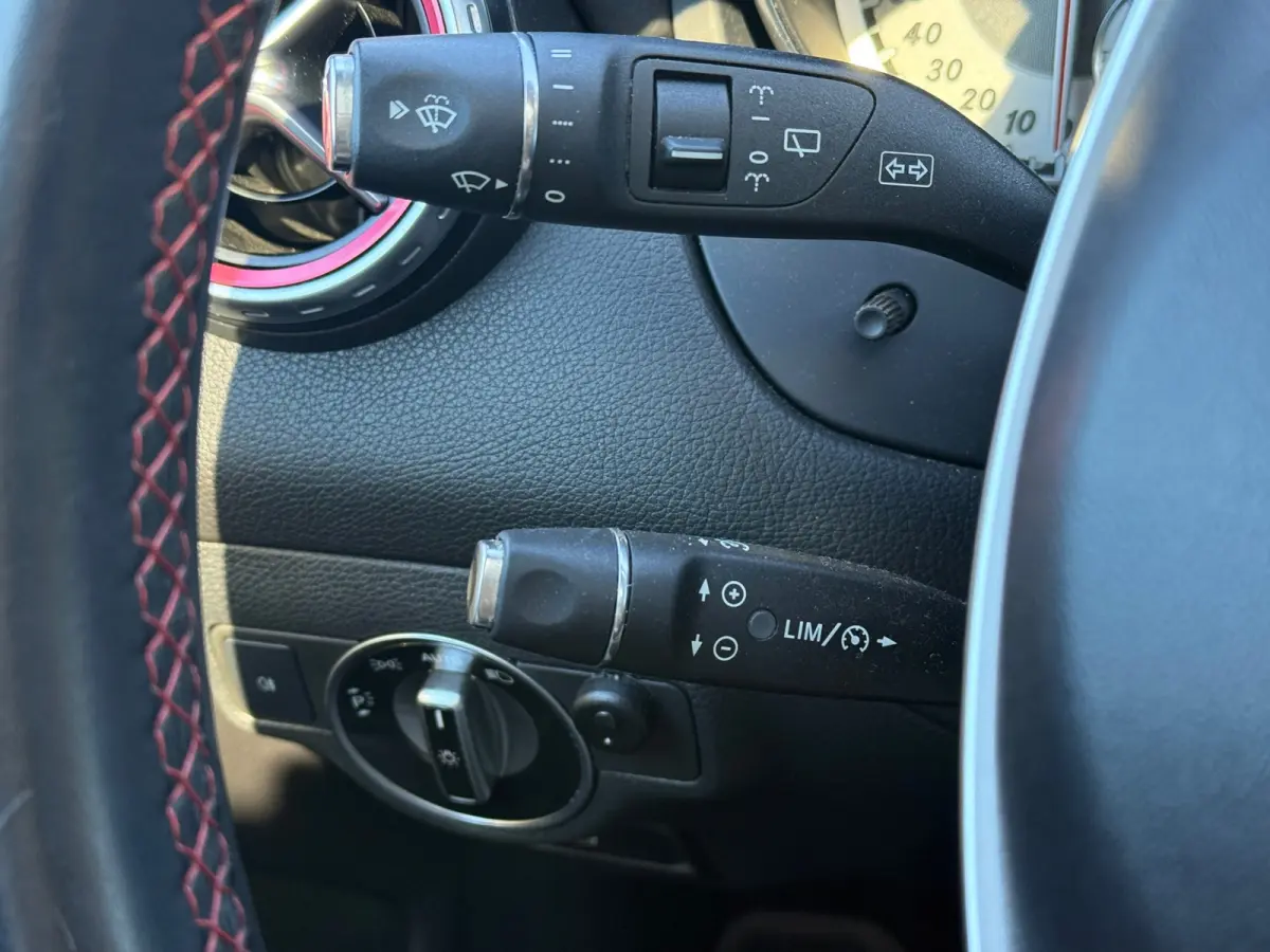 250 4Matic Prestige AMG l Panoramadak l Camera l Climate l Memory l Dynamic Select l Trekhaak l ILS l