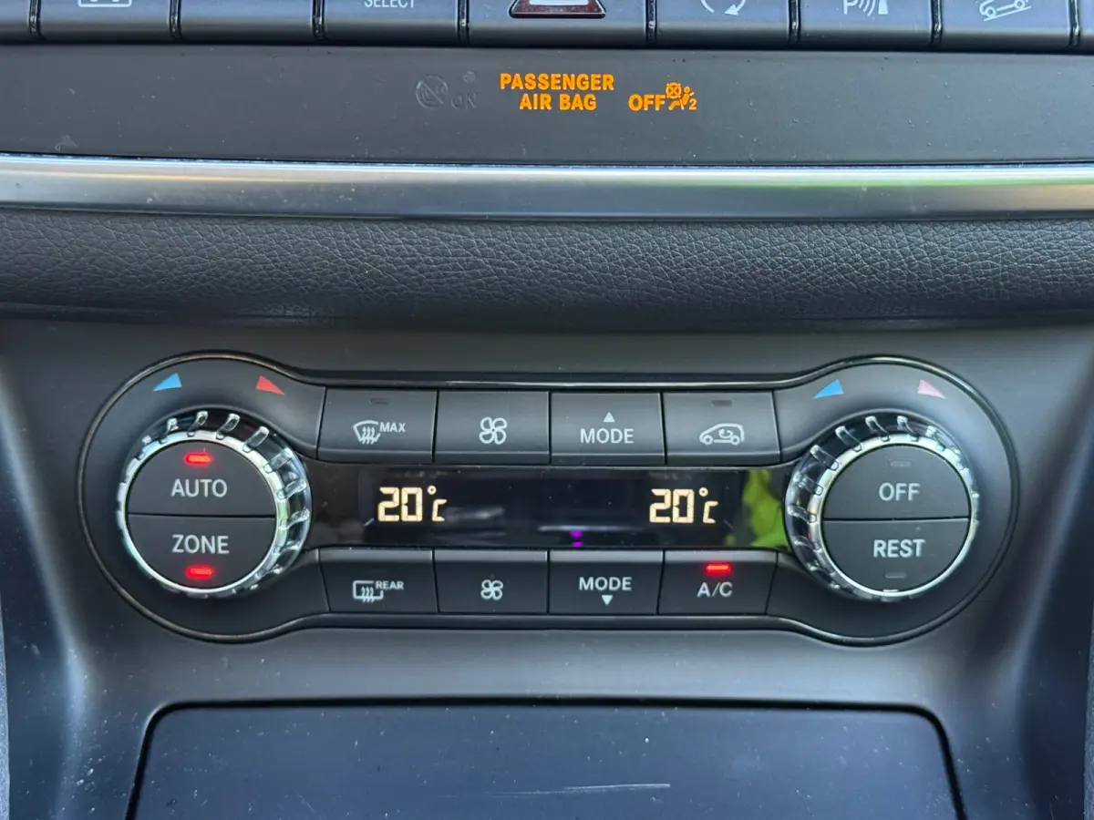 250 4Matic Prestige AMG l Panoramadak l Camera l Climate l Memory l Dynamic Select l Trekhaak l ILS l