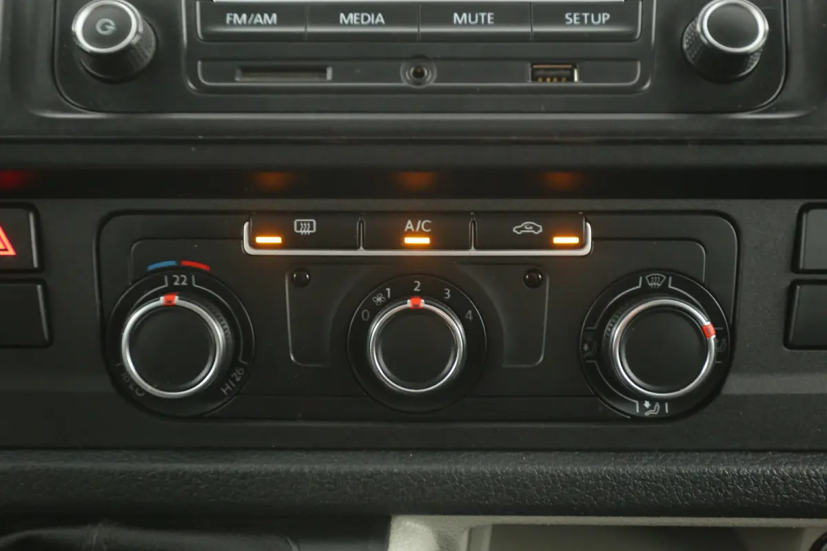 2.0 TDI L2H1 | Dubbele Cabine | Airco | Cruise | Parkeersens. | Trekhaak
