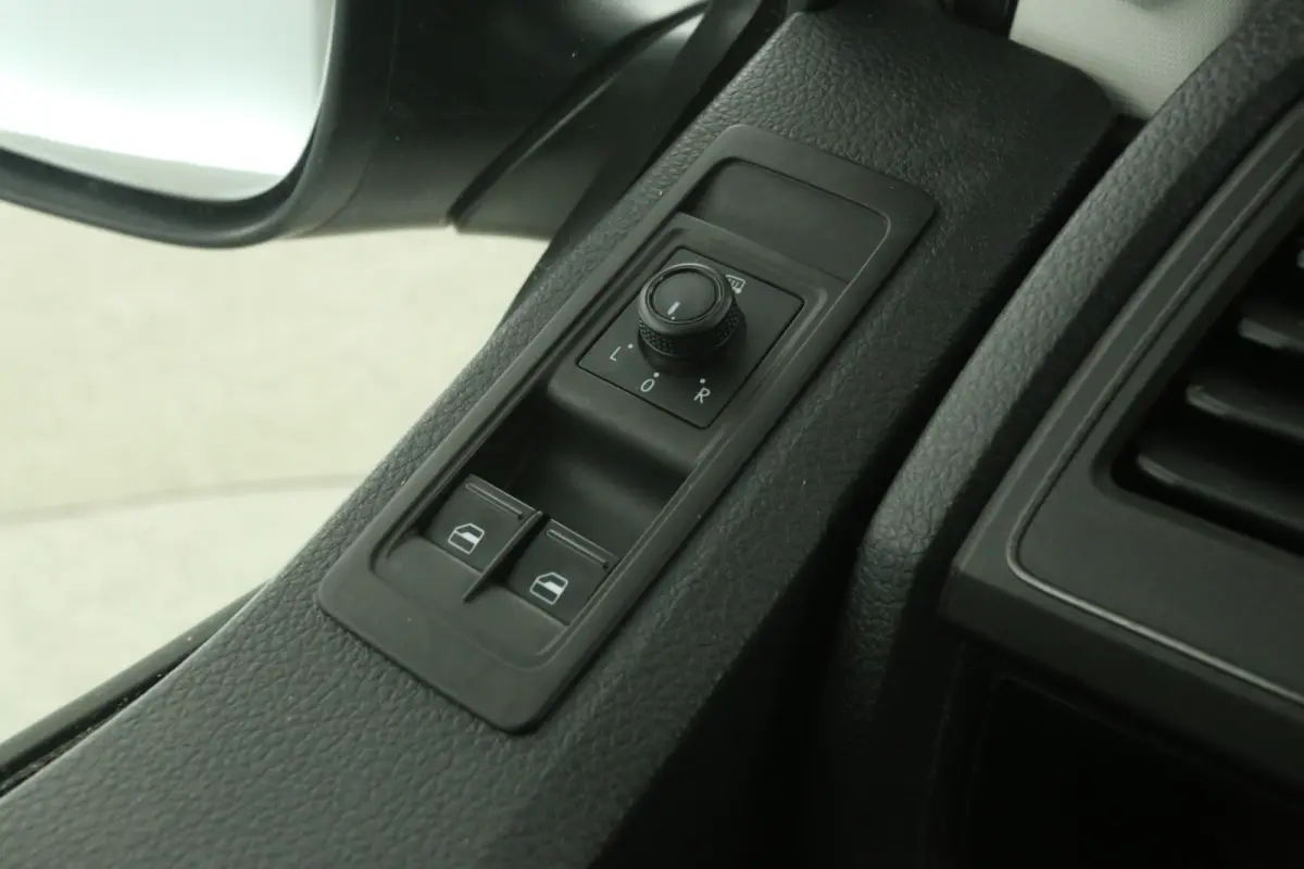 2.0 TDI L2H1 | Dubbele Cabine | Airco | Cruise | Parkeersens. | Trekhaak