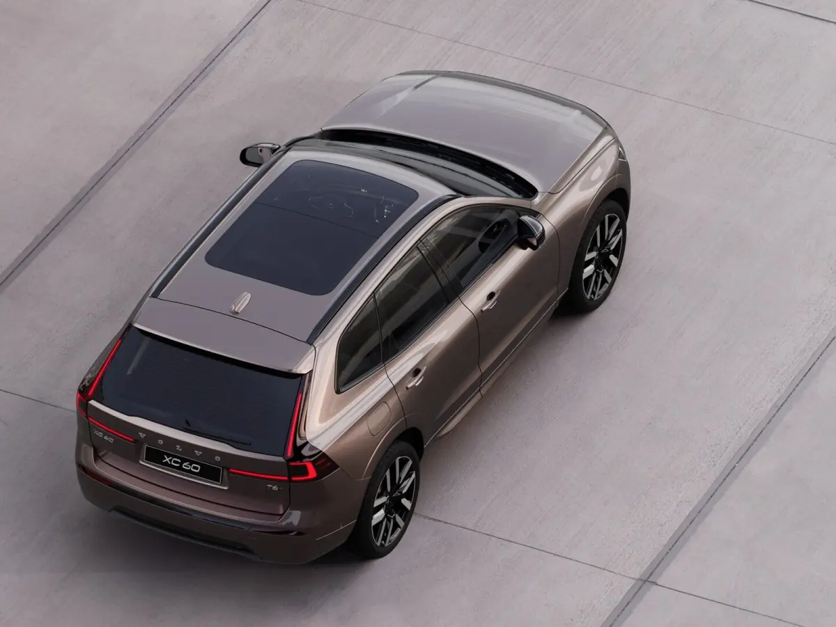 T6 AWD Long Range Plug-in hybrid Ultra Dark Ex ED | Panoramadak | 360° camera | Bowers & Wilkins | Massage | Luchtvering | Stoelventilatie | Stoel- en stuurverwarming