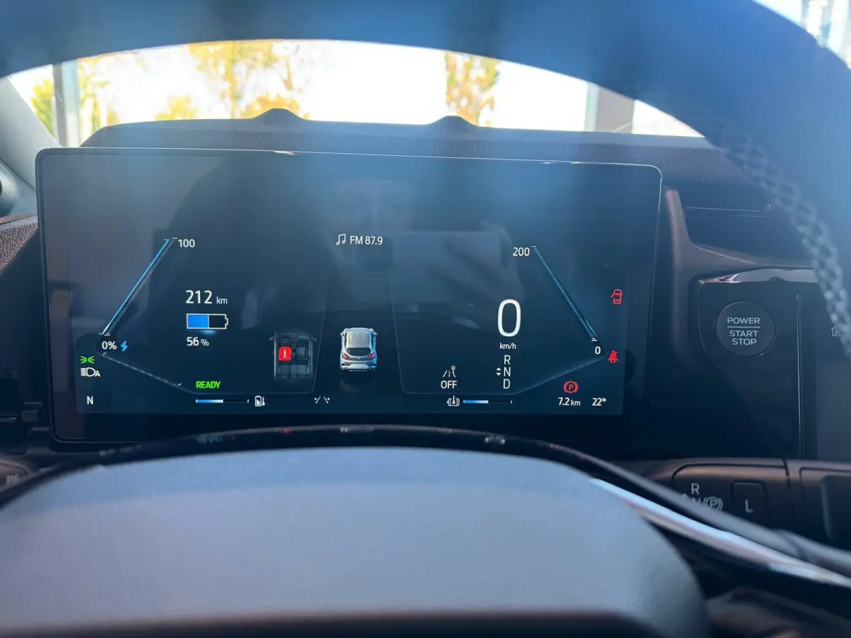 Premium FWD 47 kWh | Winterpack | Dodehoekdetectie | B&O Audiosysteem | Adaptive Cruise Ctrl. | Achteruitrijcamera | Elek. Achterklep | Afneembare Trekhaak | Panorama Dak |