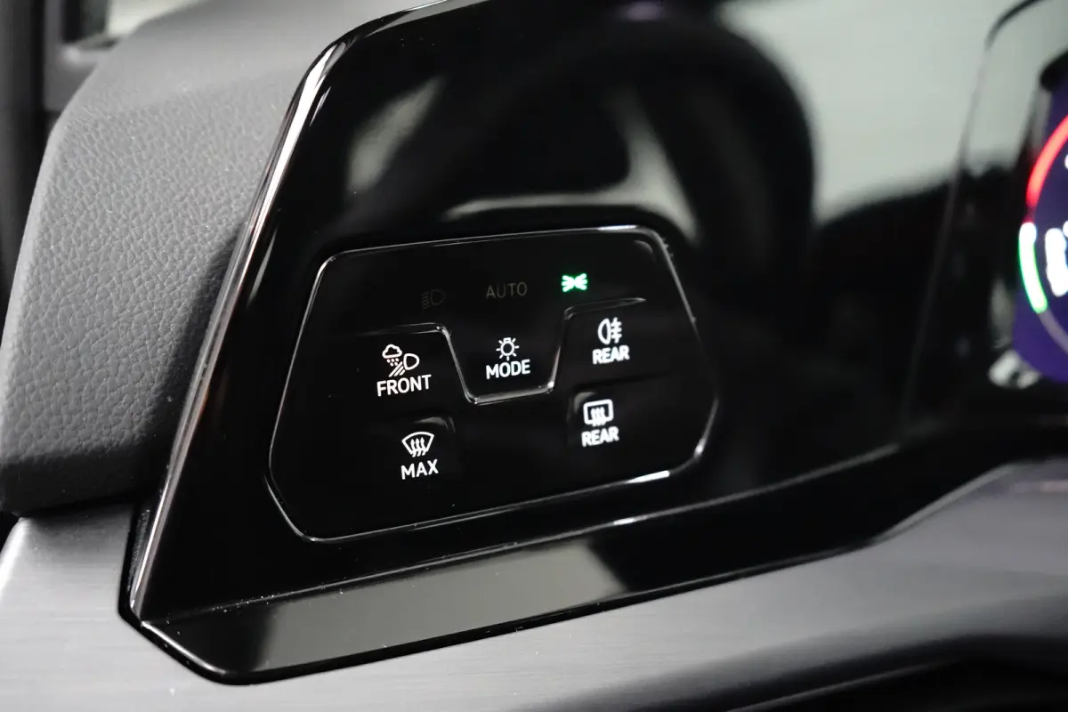 1.4 eHybrid Style | Adaptive Cruise Control / Automaat / Ergo bestuurdersstoel (elektrisch verstelbaar en massagefunctie) / Climate Control / Apple Carlay & Android Auto / | Apple Carplay/An