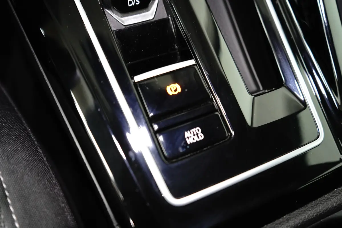 1.4 eHybrid Style | Adaptive Cruise Control / Automaat / Ergo bestuurdersstoel (elektrisch verstelbaar en massagefunctie) / Climate Control / Apple Carlay & Android Auto / | Apple Carplay/An