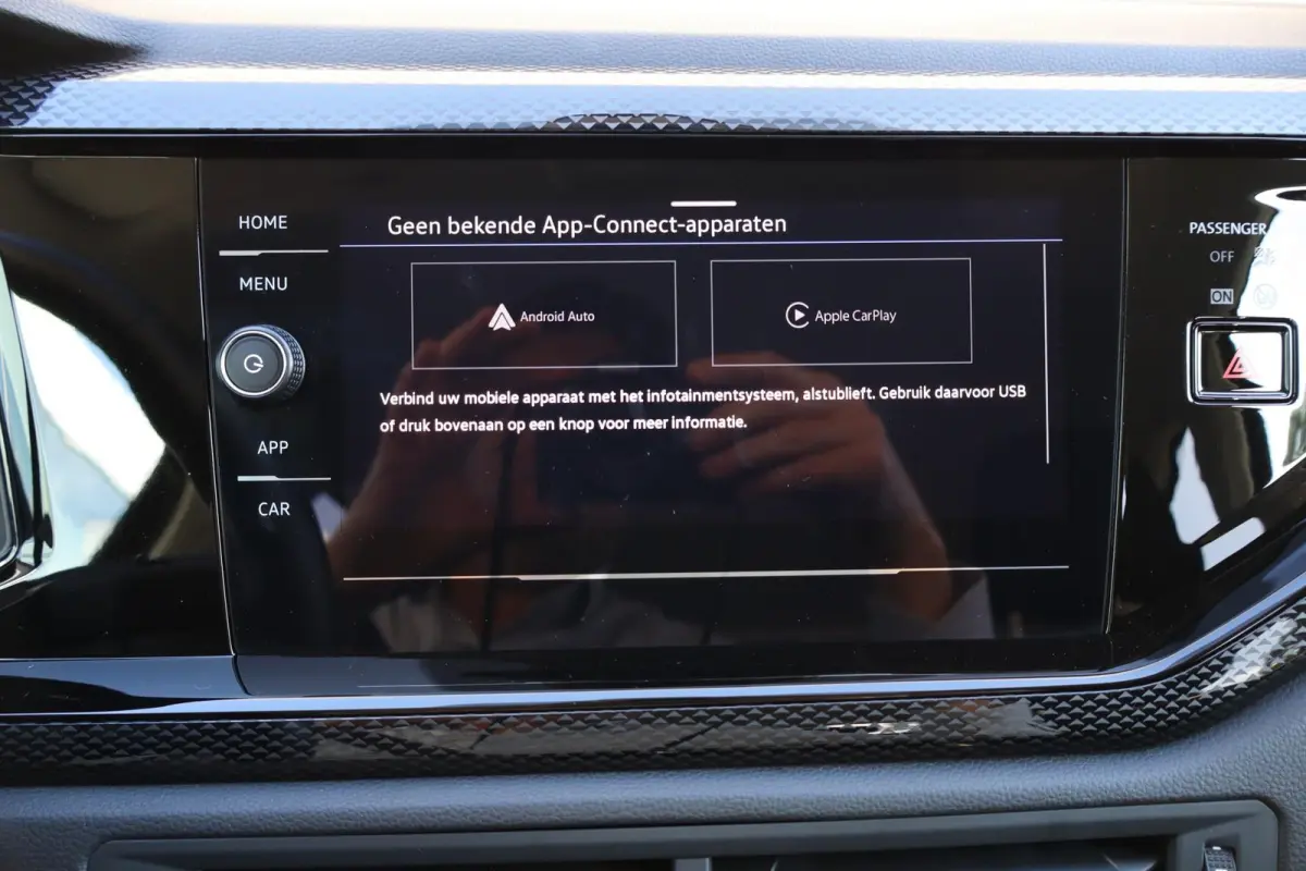 1.0 TSI 95pk Life Edition | Achteruitrijcamera | 35% Getint Glas | Airconditioning