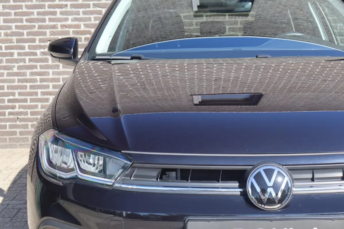 1.0 TSI 95pk Life Edition | Achteruitrijcamera | 35% Getint Glas | Airconditioning