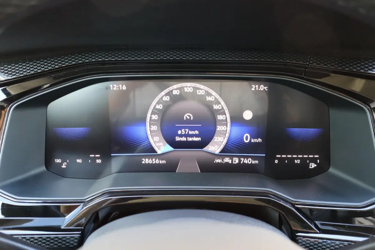 1.0 TSI 95pk Life Edition | Achteruitrijcamera | 35% Getint Glas | Airconditioning