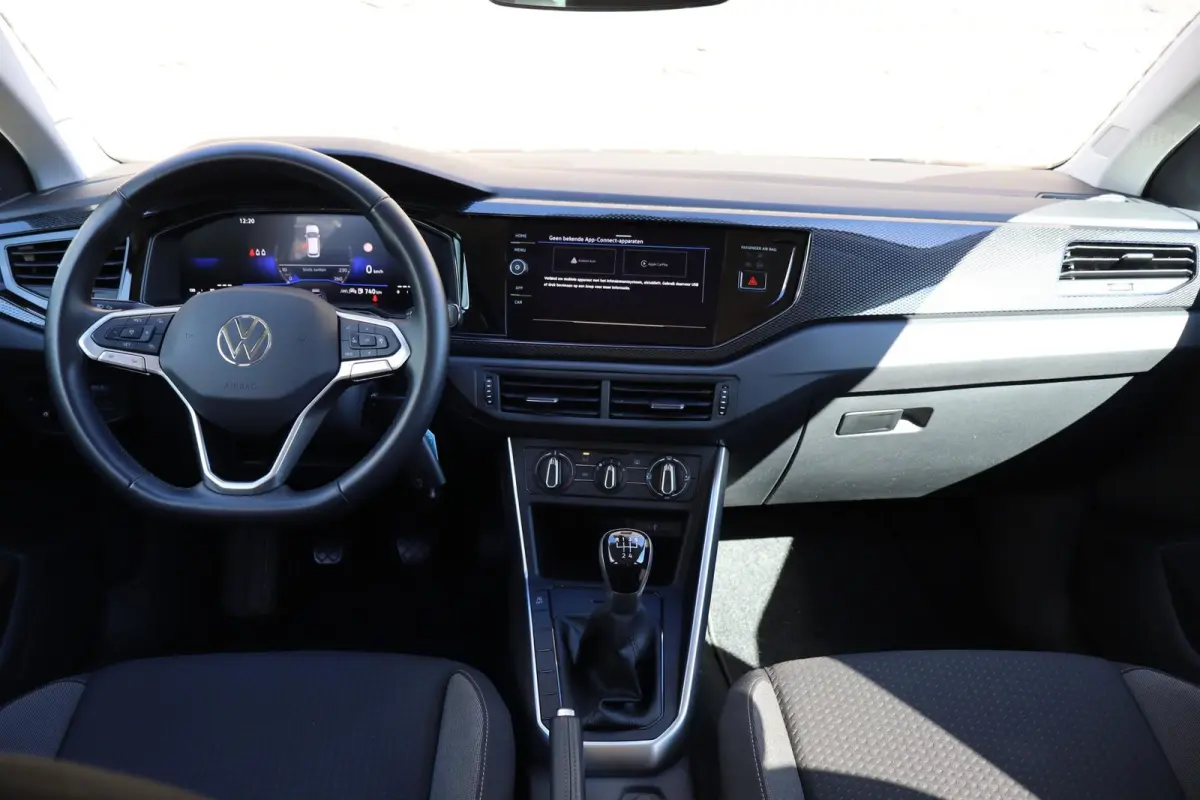 1.0 TSI 95pk Life Edition | Achteruitrijcamera | 35% Getint Glas | Airconditioning