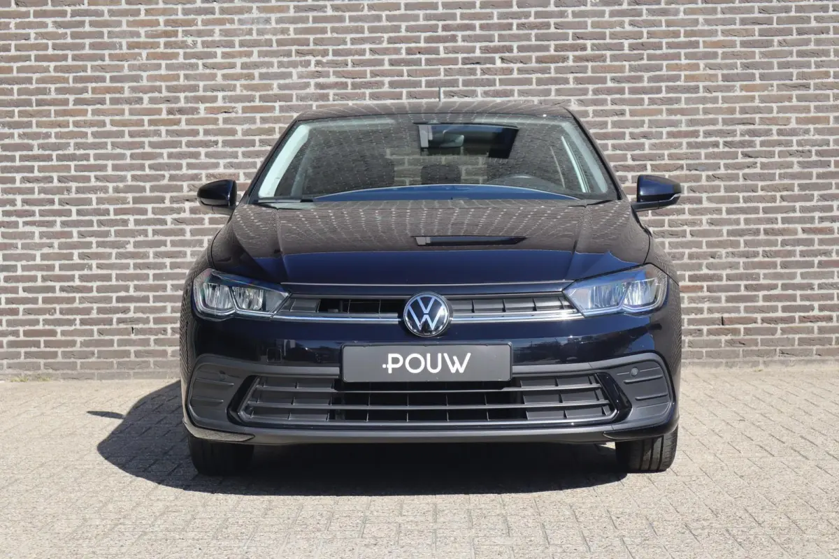 1.0 TSI 95pk Life Edition | Achteruitrijcamera | 35% Getint Glas | Airconditioning