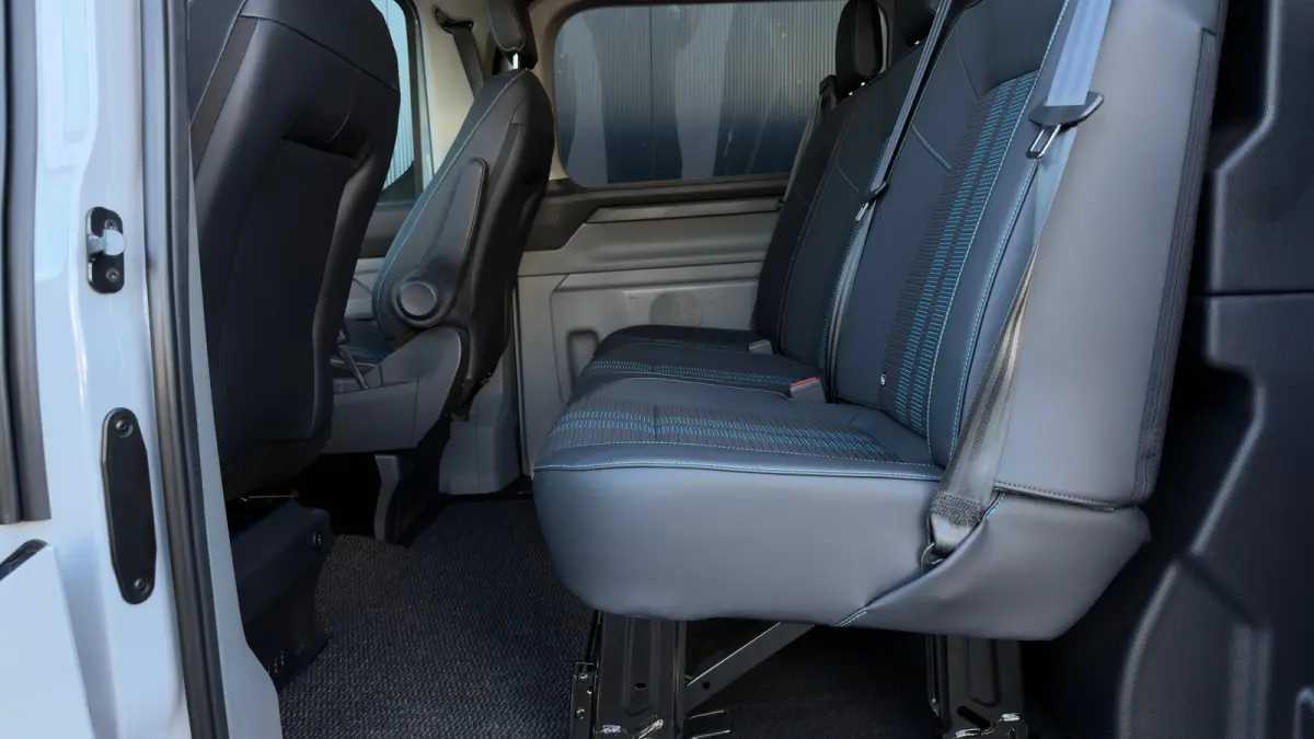 320 2.5 PHEV L2H1 Sport DC | Elec. Verstelbare Stoel | Trekhaak Wegklapbaar | Led | Dubbele Schuifdeur